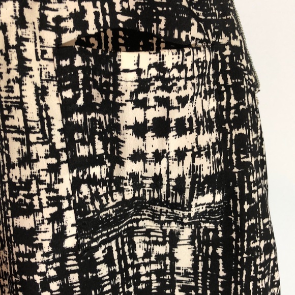 Bobeau Black and White Blouse - petite small - Picture 3 of 5